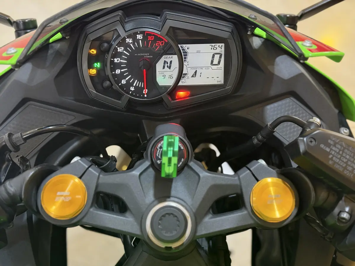 کاوازاکی  نینجا ZX-25R