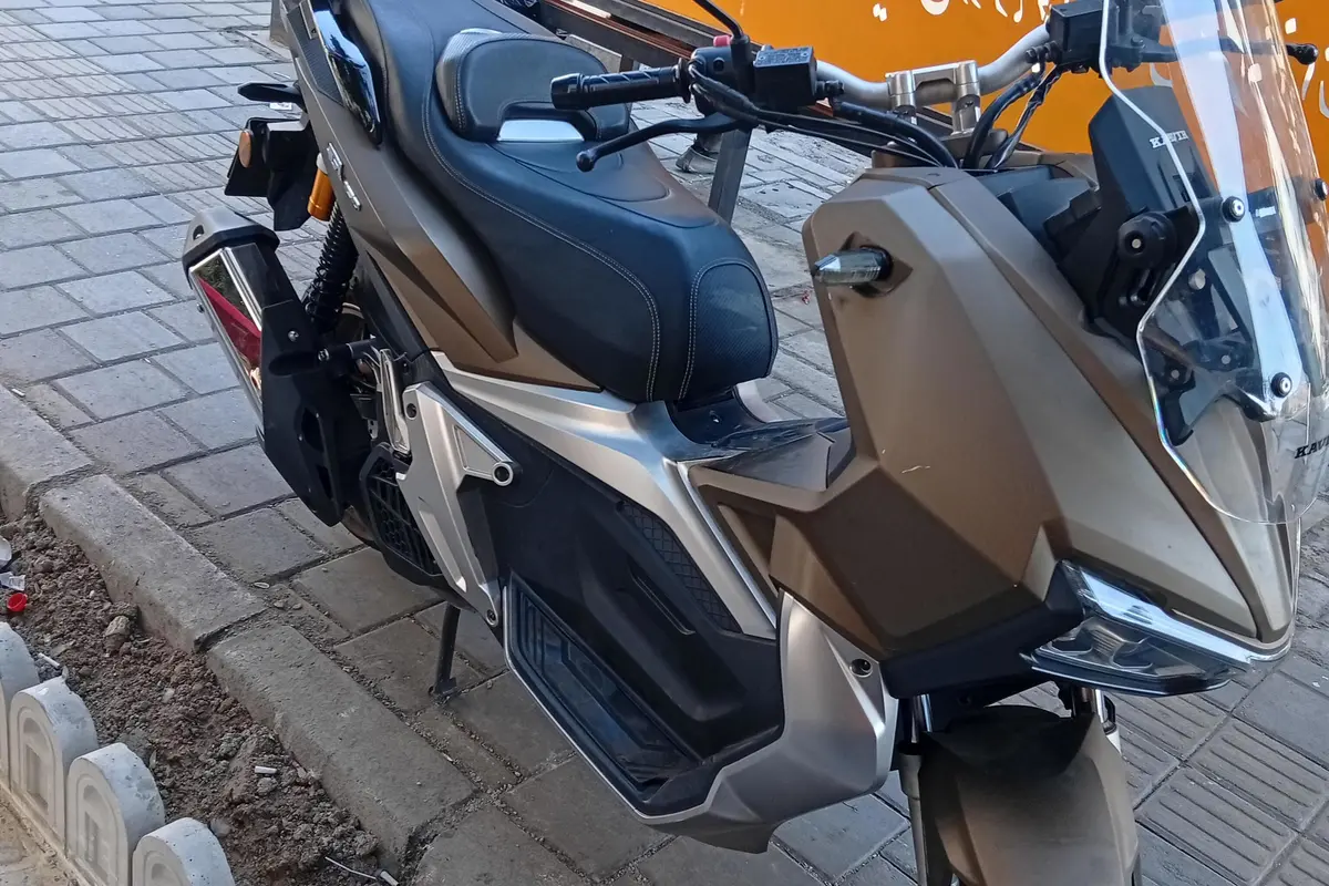 کویر موتور،  AGV 150X