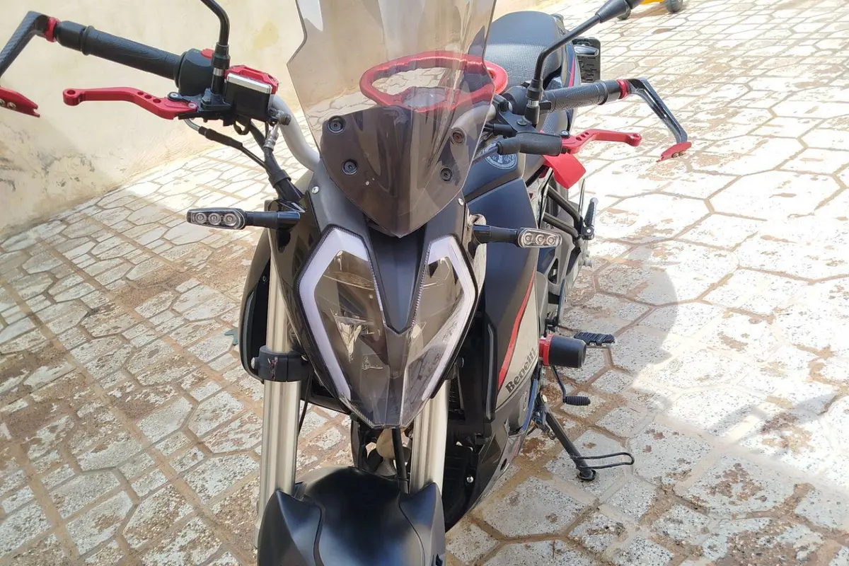 بنلی،  TNT 180S