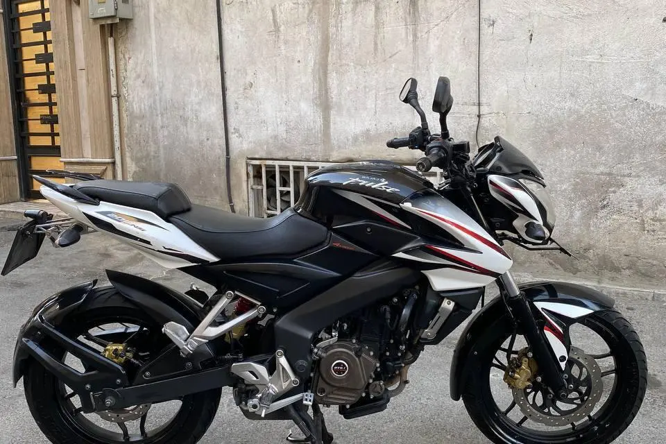 باجاج،  پالس 200NS