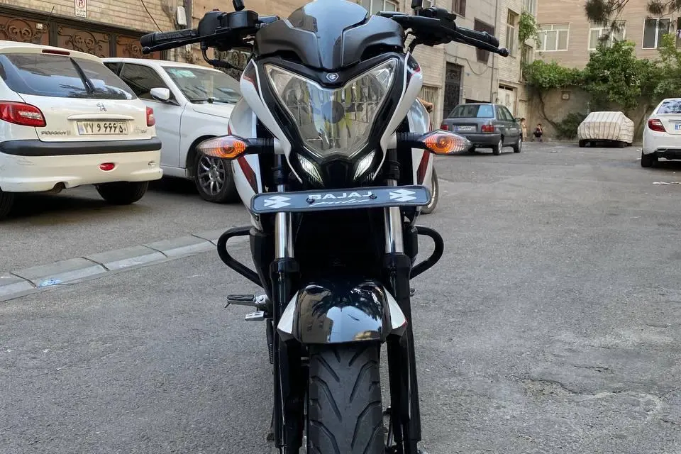 باجاج،  پالس 200NS