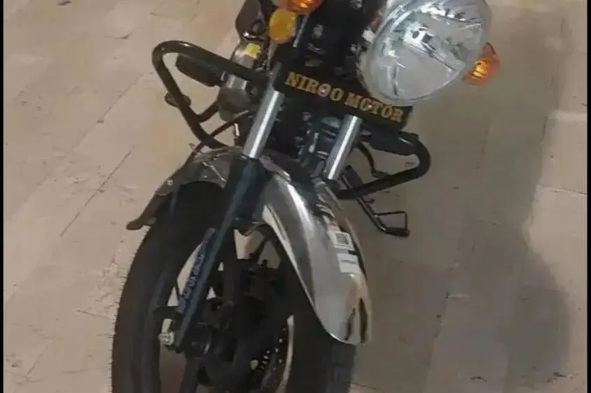نیرو موتور شیراز،  بوکسر BX 200