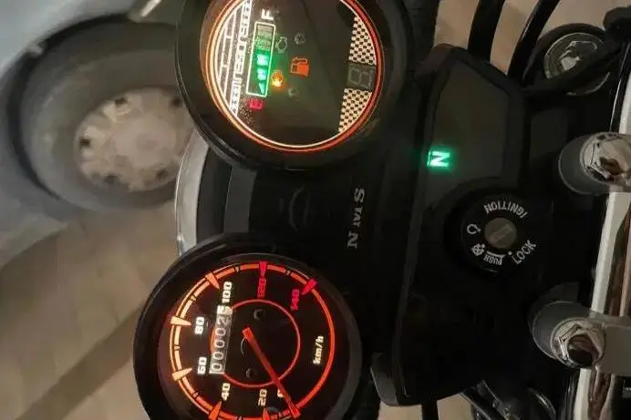 نیرو موتور شیراز،  بوکسر BX 200