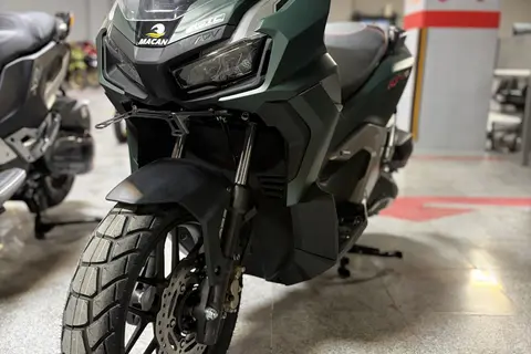 هوندا، ADV 160