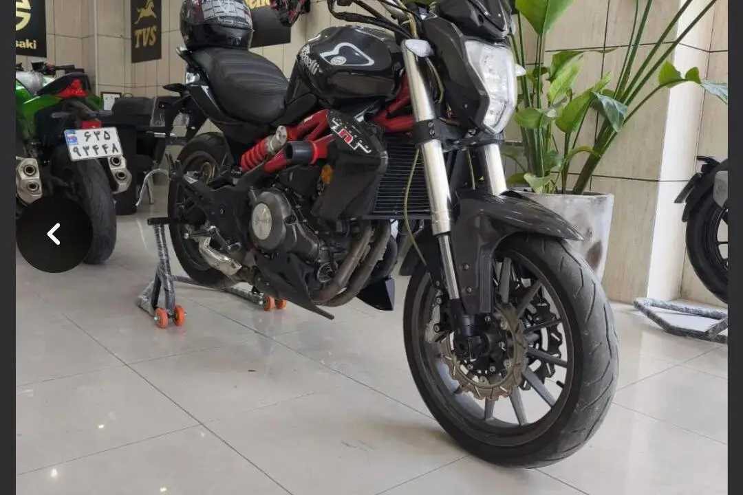 بنلی،  TNT 300