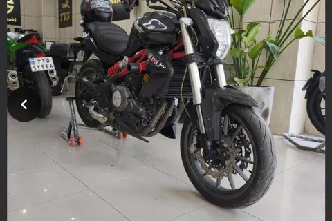 بنلی، TNT 300