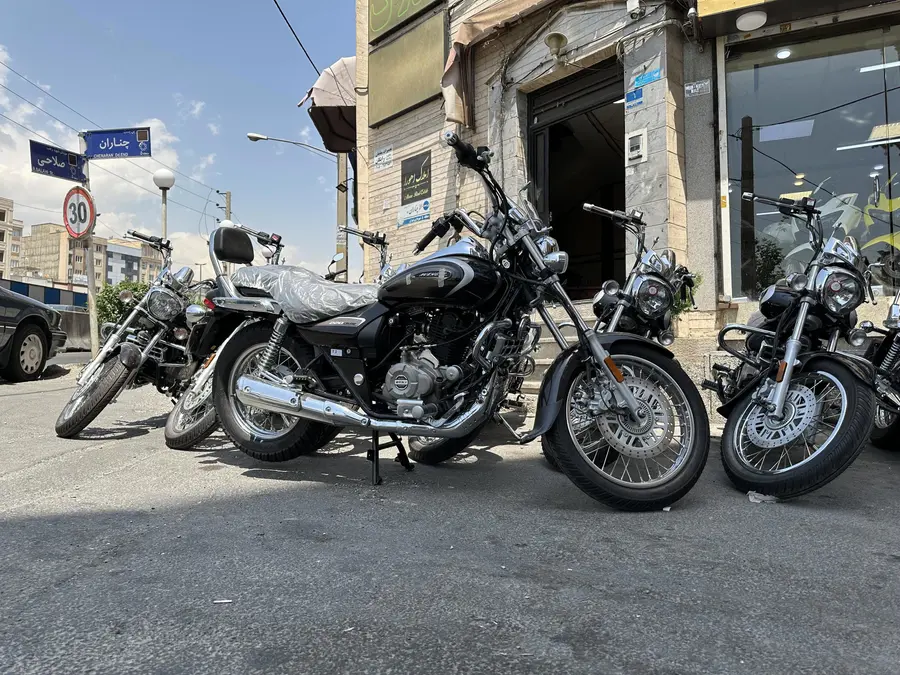 باجاج، اونجر 220