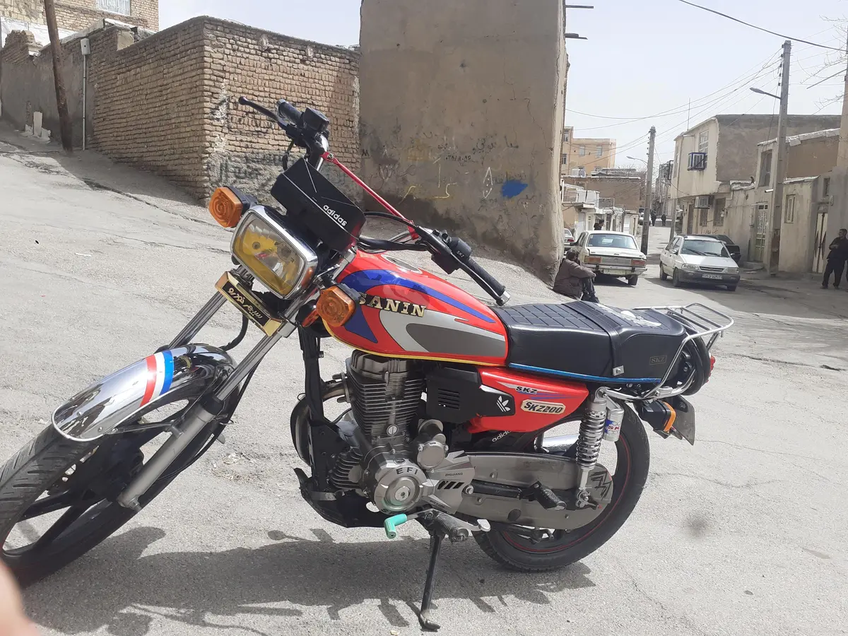 سپهر خودرو،  سنین 200 EFI