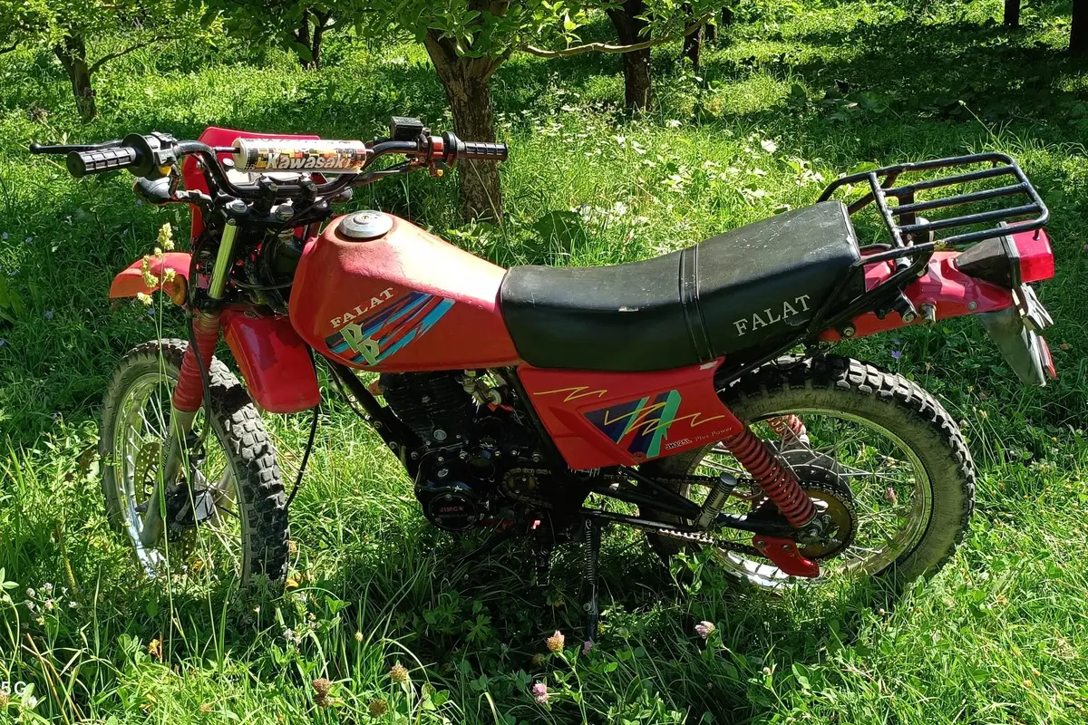 جهان همتا،  فلات DT200
