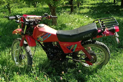 جهان همتا، فلات DT200