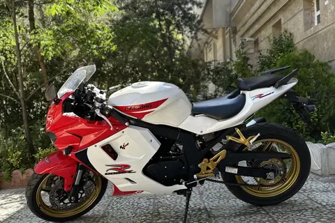 هیوسانگ، جی تی 250RC