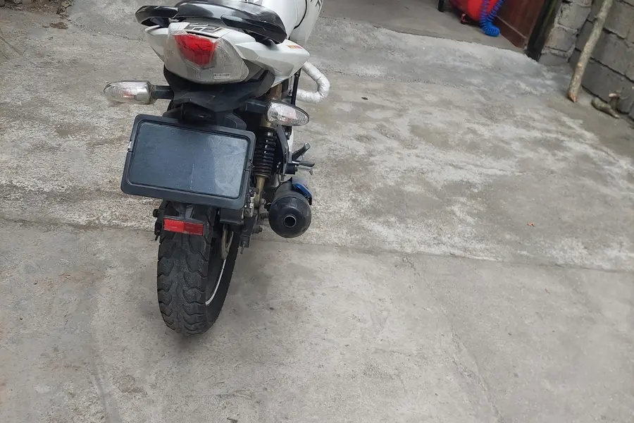 تی وی اس، آپاچی 180