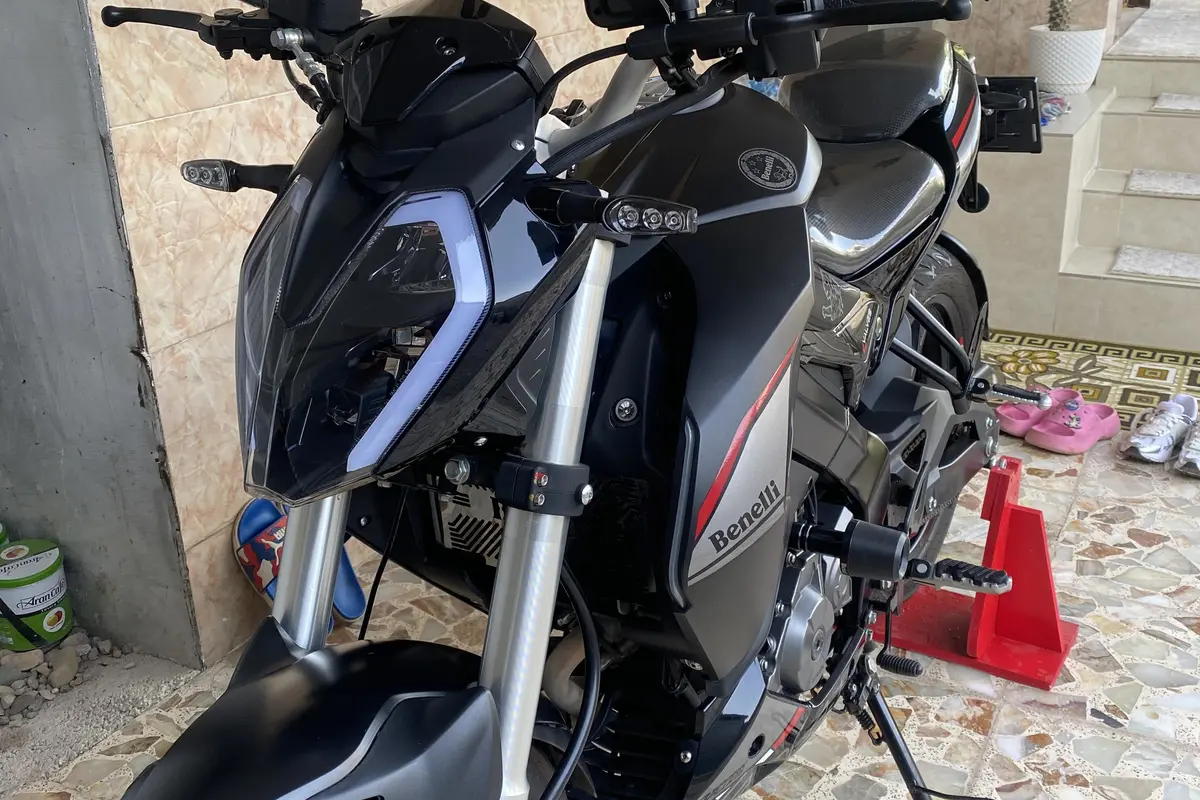 بنلی،  TNT 180S