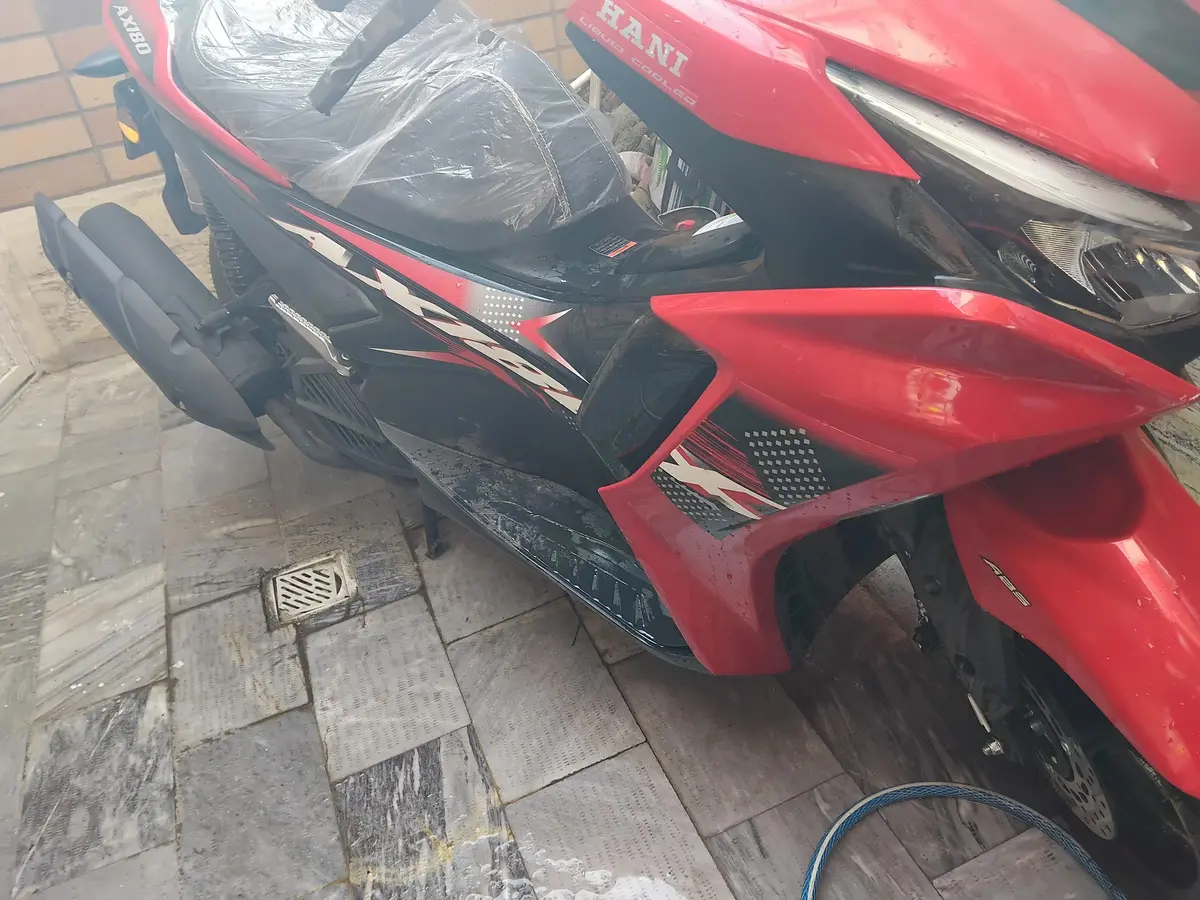 هانی موتور،  AX 180