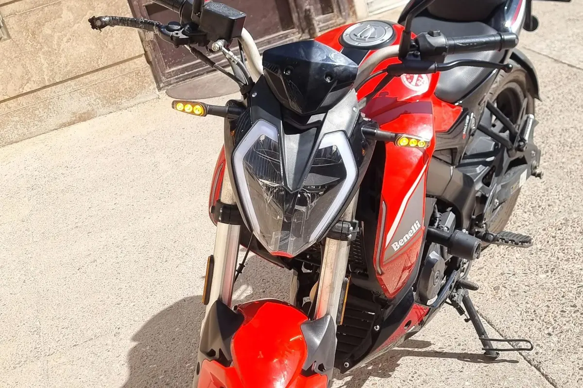 بنلی،  TNT 180S