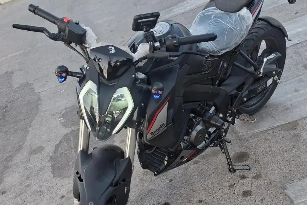 بنلی  TNT 180S