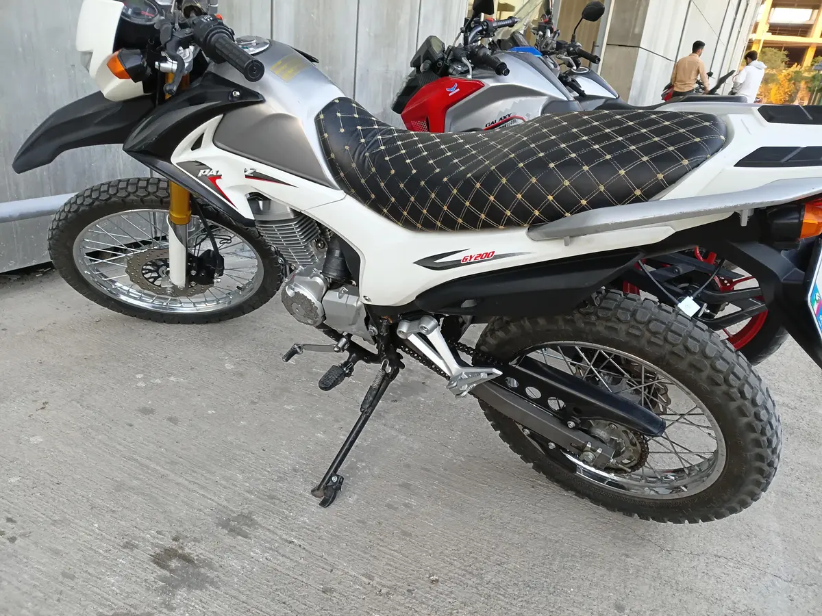 نیرو موتور شیراز،  پرواز 200 تریل