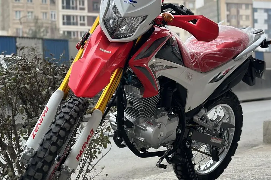 نیرو موتور شیراز، پرواز 200 تریل