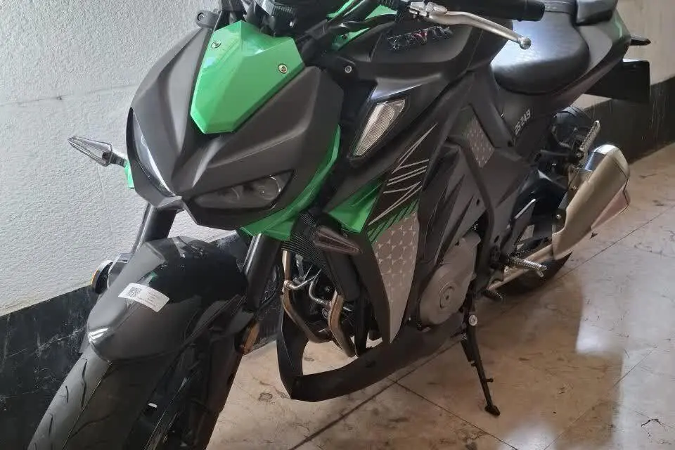 کویر موتور،  250