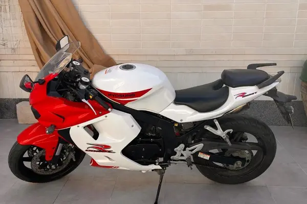 هیوسانگ  جی تی 250R