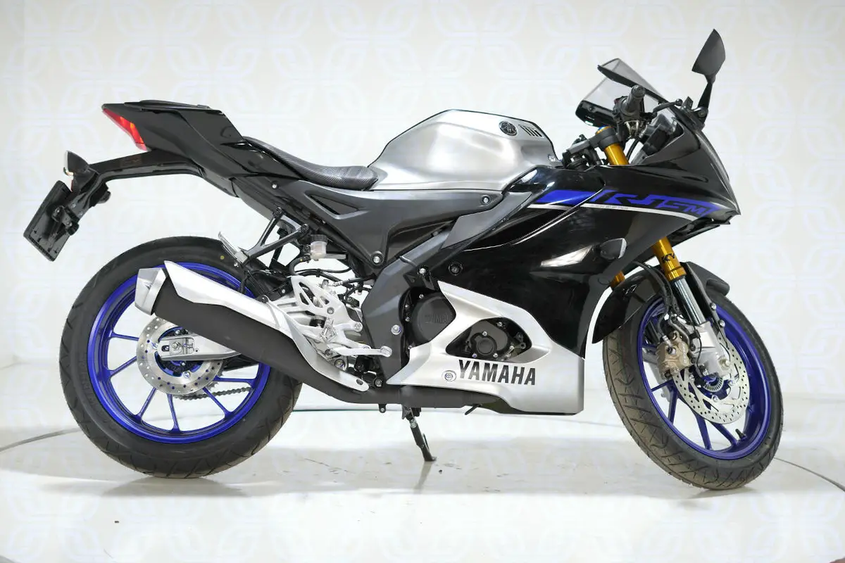 یاماها،  R15 M
