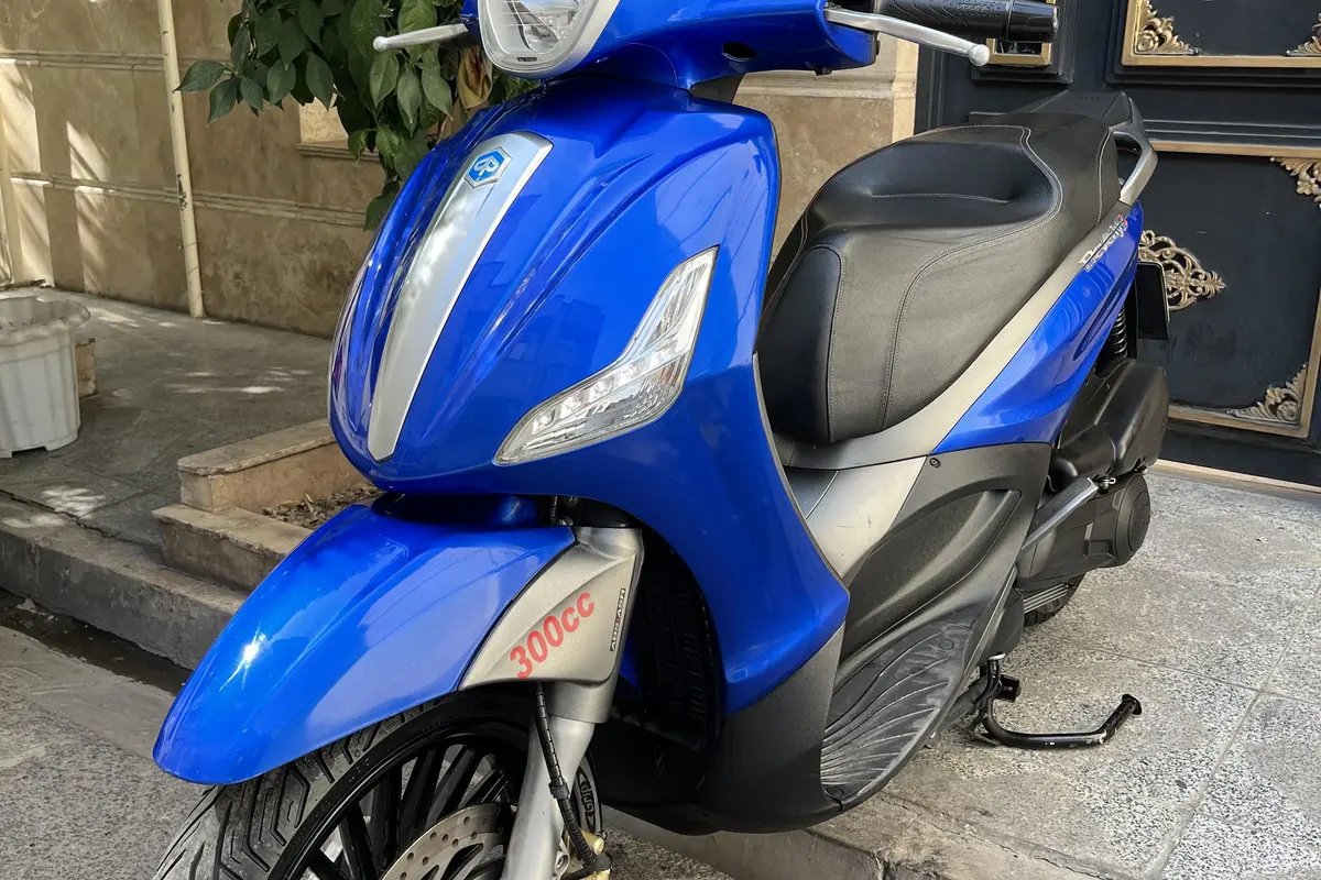 پیاجیو  بورلی 300S