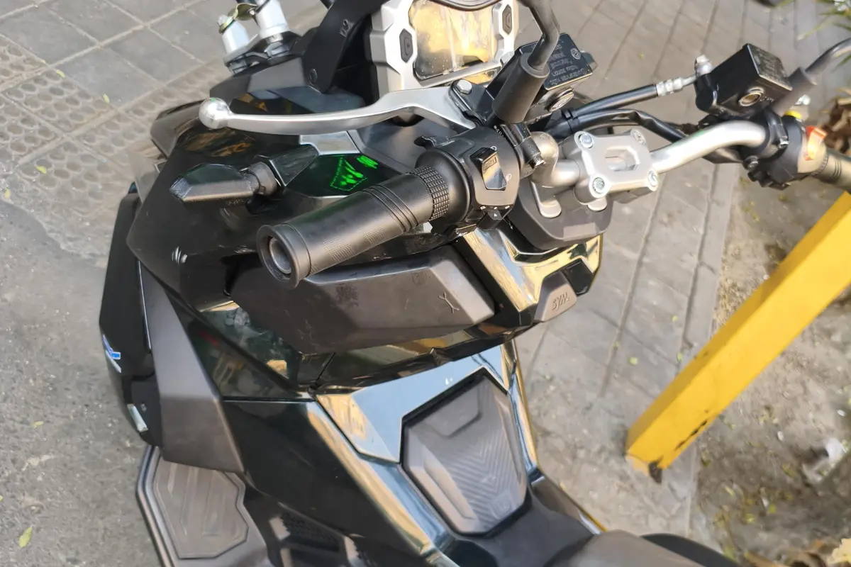 اس وای ام،  ADV 175