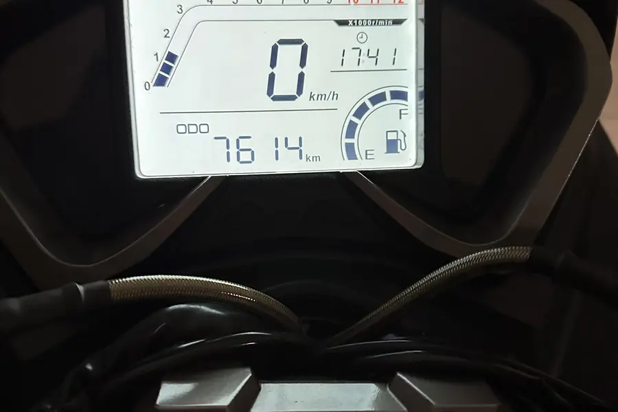 اس وای ام، گلکسی J 200