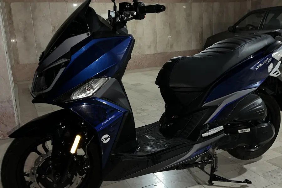 اس وای ام، گلکسی J 200