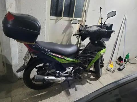 تی وی اس، نئو 125