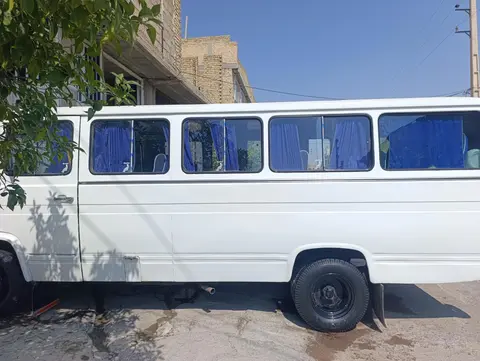 مرسدس بنز، O309