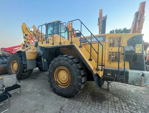 کوماتسو، WA 600-6