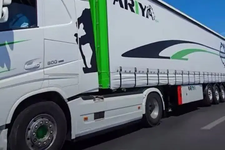 آریا صنعت آذربایجان، تریلر