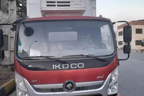 آرنا پلاس، 6 تن
