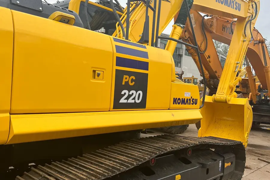 کوماتسو، PC 220