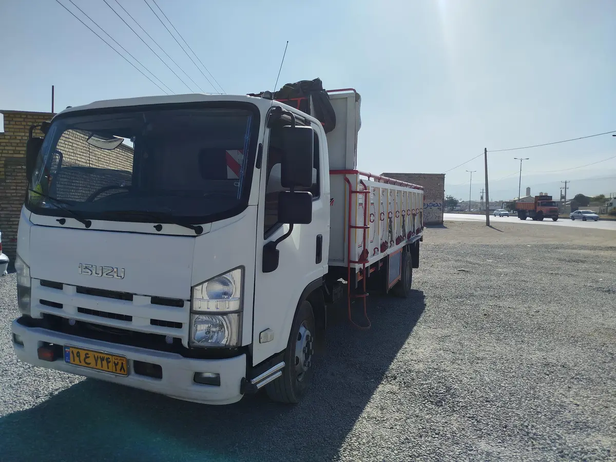 ایسوزو،  P700