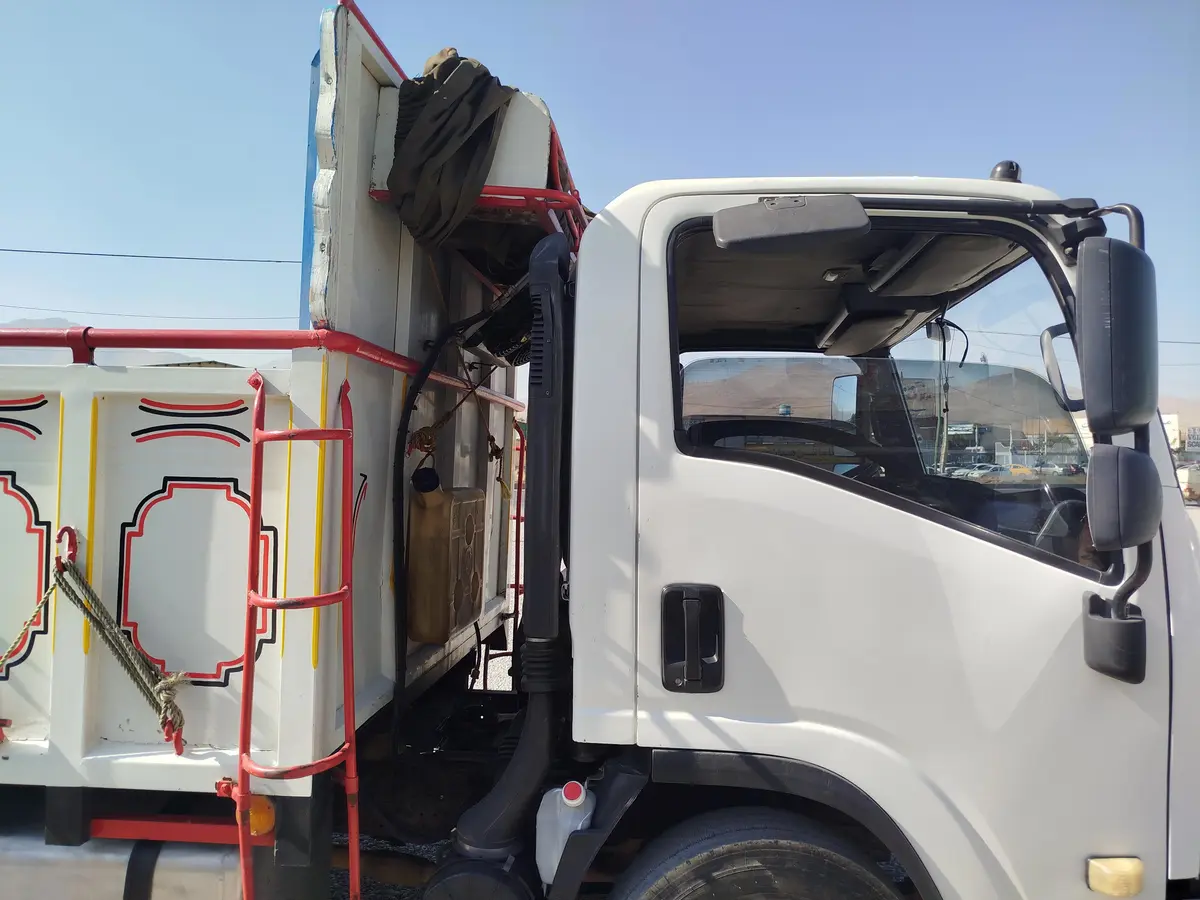 ایسوزو،  P700