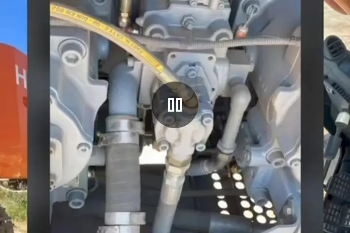 هیتاچی، ZX890